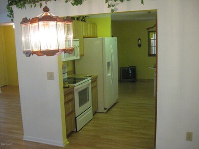 Kitchen & Dining