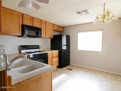 8114 E Baltimore St Int3