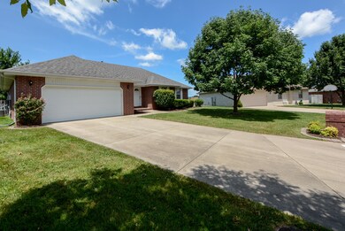 1101 S Mahogany Rd, Nixa, MO 65714 - photo 2