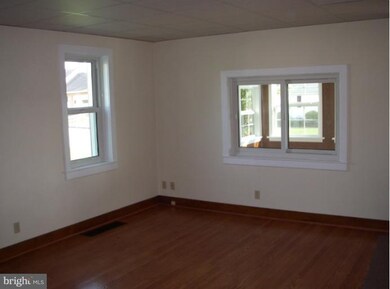 331 Commerce St, Waynesboro, PA 17268 - photo 4