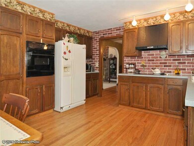 172 Sweetbriar Dr, Cranston, RI 02920 - photo 5