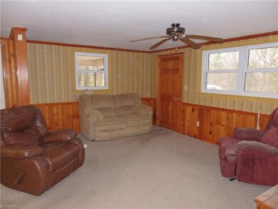 1437 Briles Dr, Asheboro, NC 27205 - photo 4