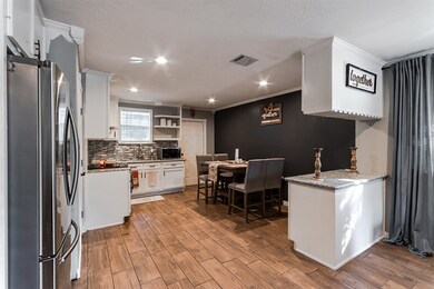 942 Ellington St, Houston, TX 77088 - photo 5