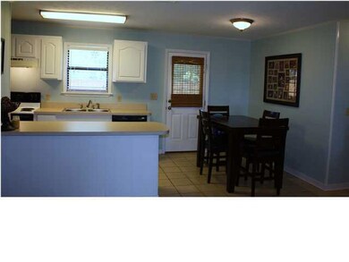 Kitchen and Dining Combo