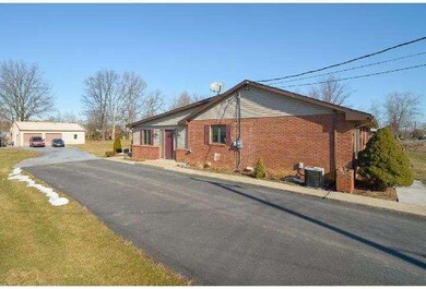 137 Hall Rd, Shoemakersville, PA 19555 - photo 3