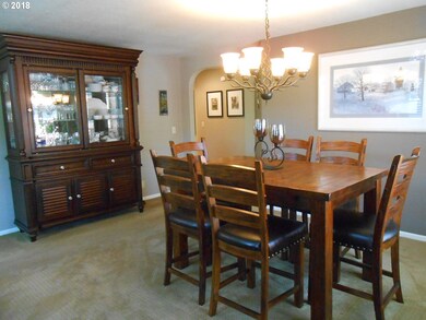 2864 Metolius Dr, Eugene, OR 97408 - photo 6