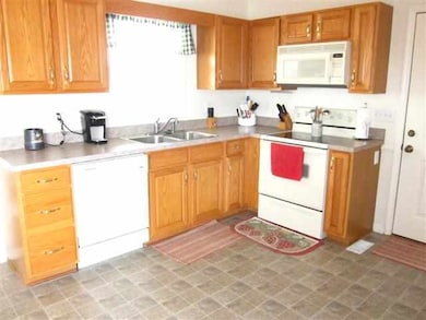 102 Hudson Ln, Jacksonville, NC 28540 - photo 7