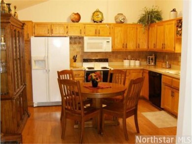 Large eat-in kitchen, plenty of cabinets, counters