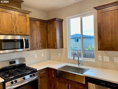 165 W 19th St, Lafayette, OR 97127 - photo 2