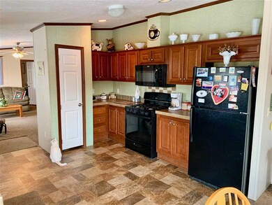 60 Laflamme Trailer Park Rd, West Stewartstown, NH 03597 - photo 2