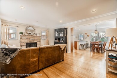 Family Room pic 1