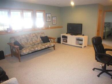 2046 Bryceway Ct NE, Grand Rapids, MI 49505 - photo 4