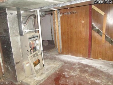 341 Mcclain Ave, Coshocton, OH 43812 - photo 5