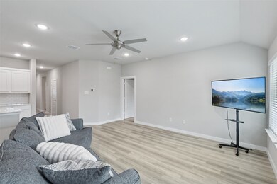 647 Oak Hill Way, Red Oak, TX 75154 - photo 4