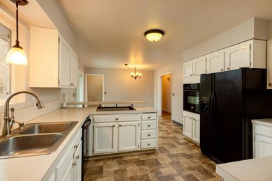 6723ShastaWay-31