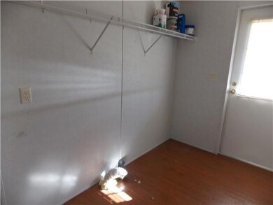 720 Eagle Bend Rd, Linden, TN 37096 - photo 7