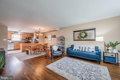 989 Stormont Cir, Halethorpe, MD 21227 - photo 3