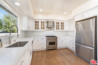 21208 Martinez St, Woodland Hills, CA 91364 - photo 3