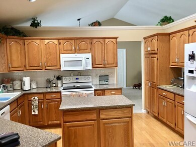 1614 Edna Dr, Lima, OH 45807 - photo 7