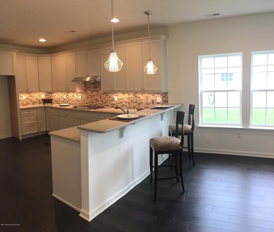 910 Kitchen2