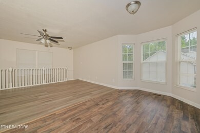 004-photo-dining-room-13985072