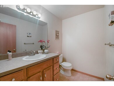 1083 Tyson Ln, Eugene, OR 97404 - photo 6