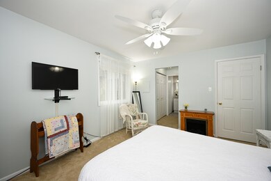 1486 Stonebridge Cir unit A1, Wheaton, IL 60189 - photo 2