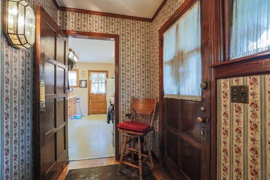 11-Foyer-image-2-[jwhitt]
