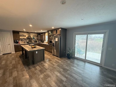 9922 Macbeth St, Fenton, MI 48430 - photo 4