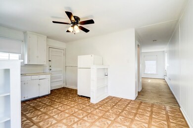 1507 Enid St unit C, Houston, TX 77009 - photo 5