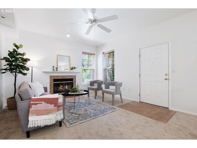 Living Room/Entrance