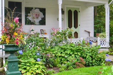 roseCottagespring2018wreathandrhubarb 02