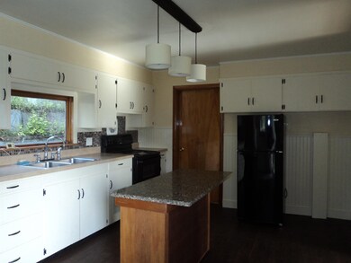 371 Pearl St, Saint Johnsbury, VT 05819 - photo 6