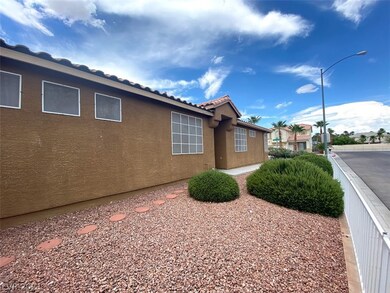10115 Black Duck Ct, Las Vegas, NV 89117 - photo 5
