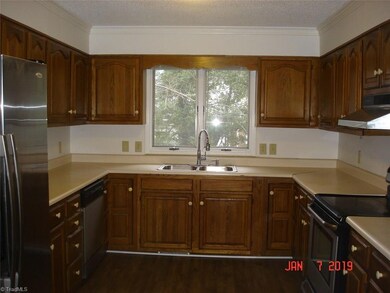 2016 Candelar Dr, High Point, NC 27265 - photo 5