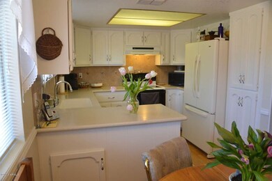 KITCHEN 1