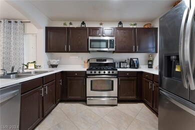 7365 Aquifer St, Las Vegas, NV 89139 - photo 7