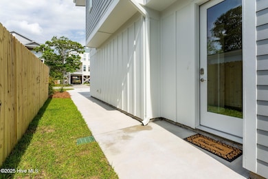 104-web-or-mls-unit-2-entrance
