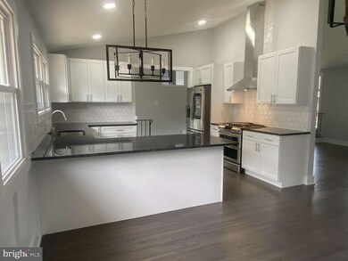 1921 Hemlock Rd, Norristown, PA 19403 - photo 5