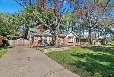 1809 Lincolnshire Dr, Bedford, TX 76021 - photo 4