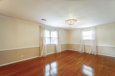 1305 Tabitha Dr. IN HD-4