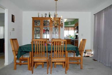 1226 Mayfair Dr, Carpentersville, IL 60110 - photo 3