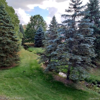 31045 Pheasant Run St, Farmington Hills, MI 48334 - photo 6