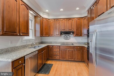 10444 Breckinridge Ln, Fairfax, VA 22030 - photo 3