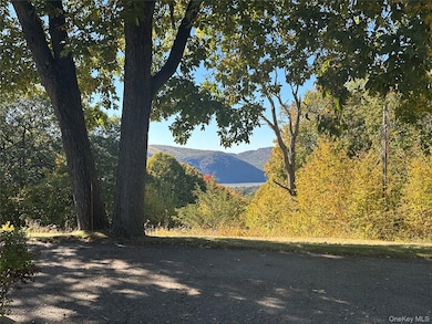 376 Lane Gate Rd, Cold Spring, NY 10516 - photo 4