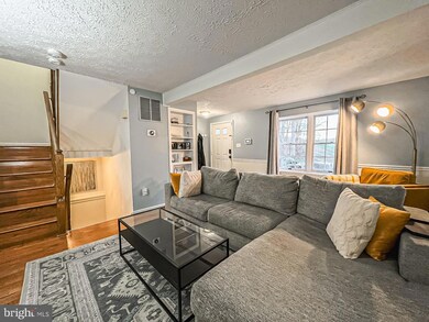 7520 Aspenpark Rd, Lorton, VA 22079 - photo 5