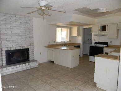 023-104013 Family-Kitchen
