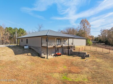 2356 Old Darden Chesterfield Rd, Darden, TN 38328 - photo 5