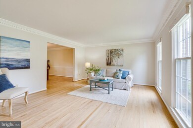 9706 Doulton Ct, Fairfax, VA 22032 - photo 4