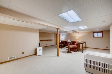 426 Camden Cir, Oswego, IL 60543 - photo 6